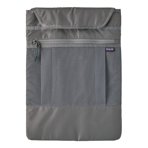 laydown image of Refugio Day Pack 26L