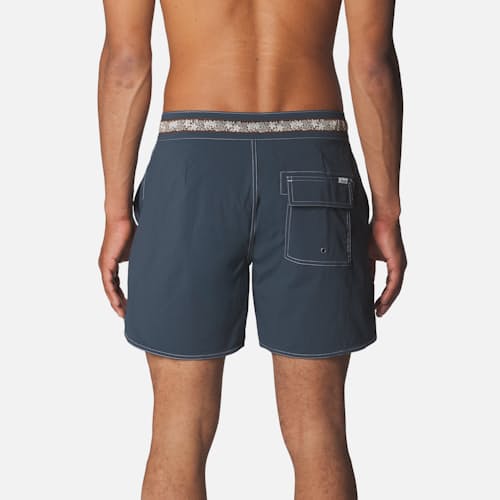 on model image of Snapper Hybrid Trunk