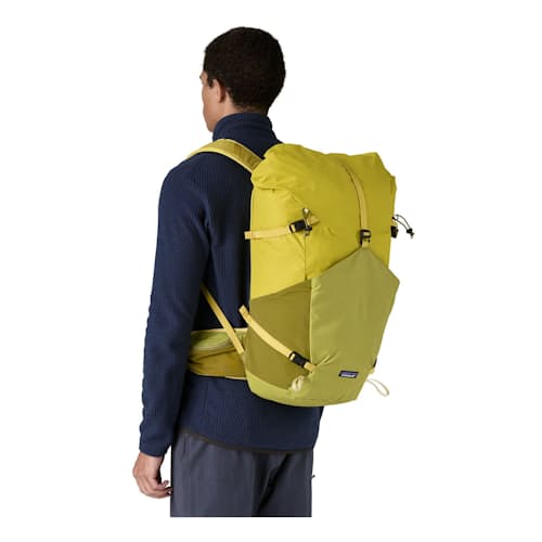 laydown image of Terravia Pack 36L