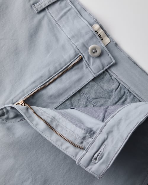 laydown detail image of 365 Chino Short - 7"