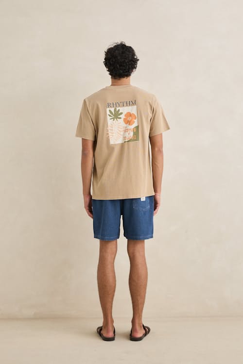 on model image of Coastal Vintage Graphic T-Shirt