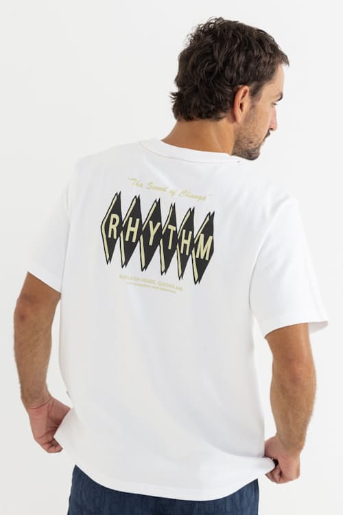 on model image of Coastal Vintage Graphic T-Shirt