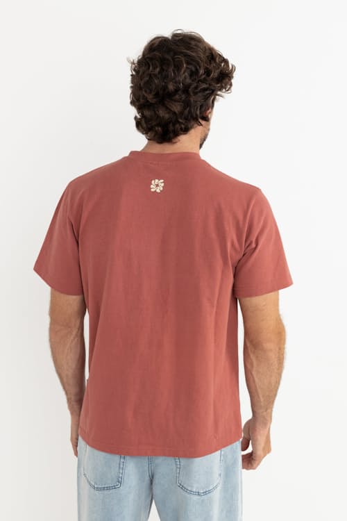 on model image of Coastal Vintage Graphic T-Shirt