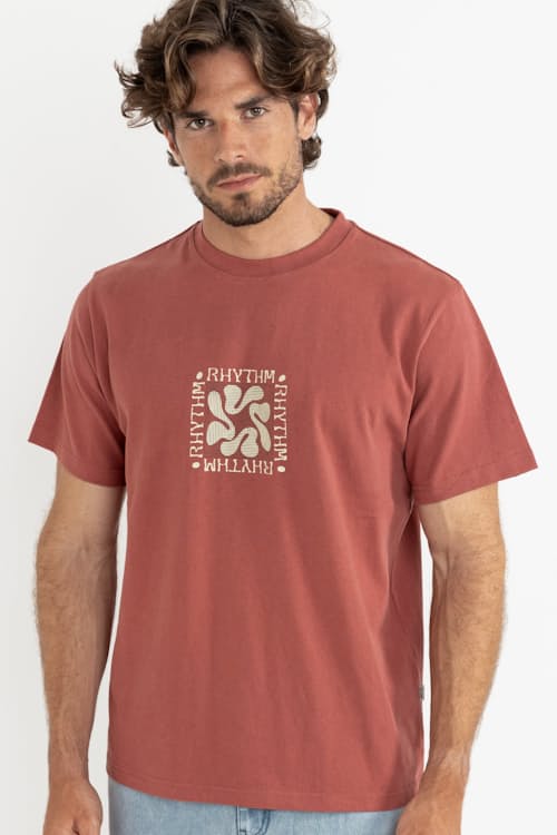 on model image of Coastal Vintage Graphic T-Shirt