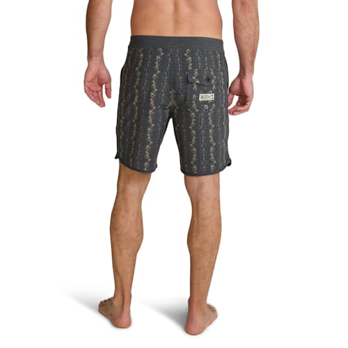 lifestyle image of Bruja Boardshort