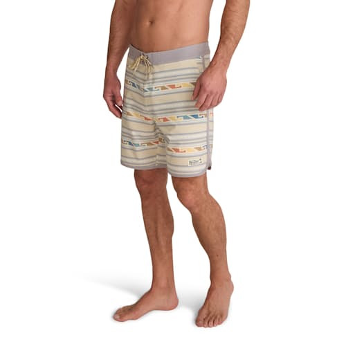 lifestyle image of Bruja Boardshort