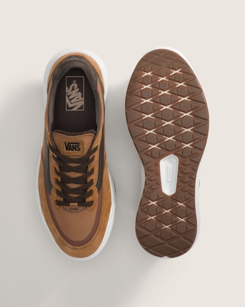 lifestyle image of Ultrarange 2.0 SE Sneaker