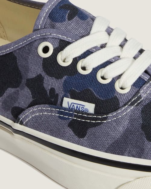 laydown detail image of Premium Authentic Sneaker