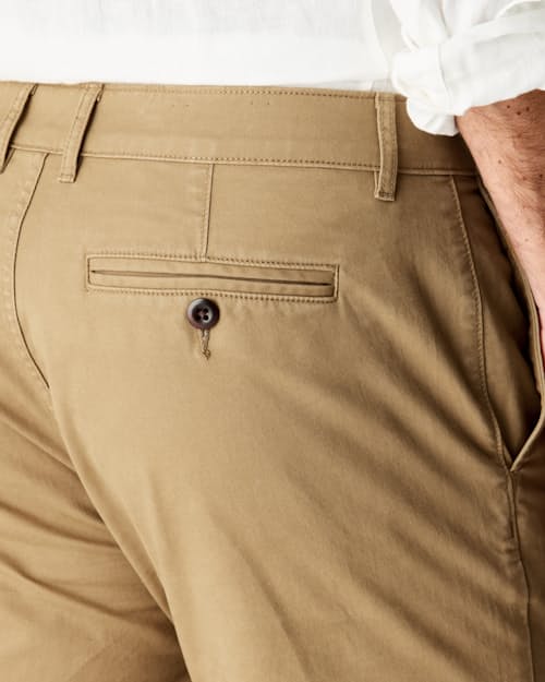 lifestyle image of 365 Chino Pant - HB Straight