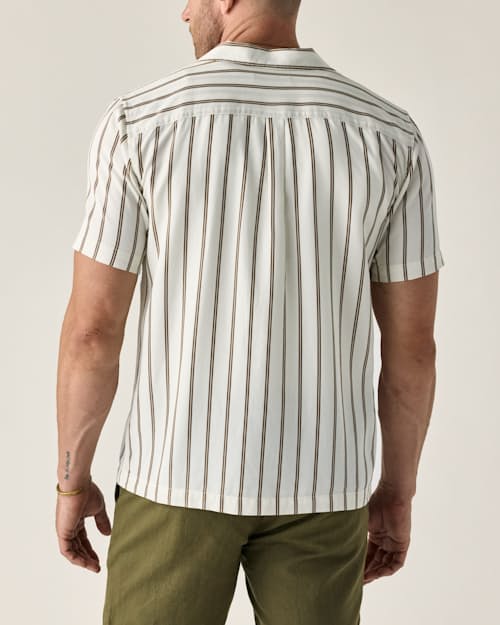 on model image of Tencel Resort Shirt