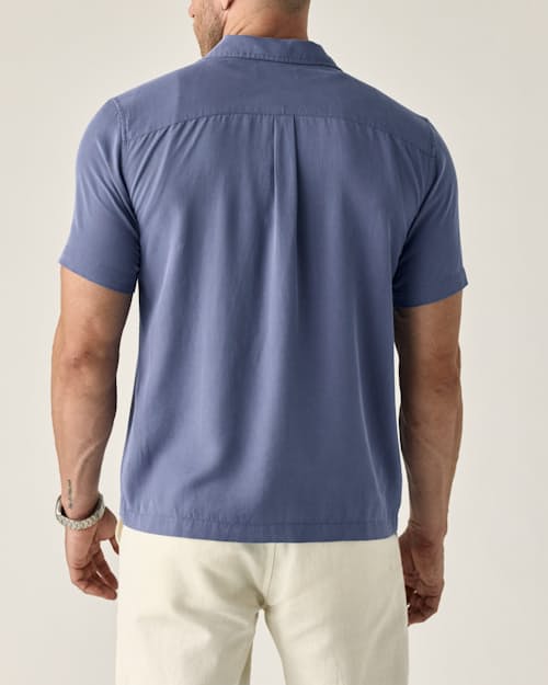 on model image of Tencel Resort Shirt
