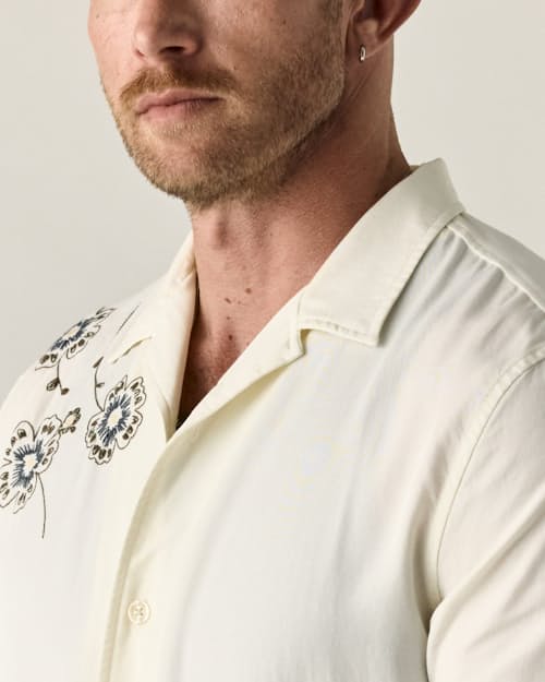 on model image of Tencel Resort Shirt