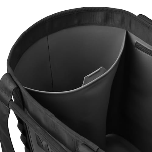 lifestyle image of Camino Carryall 50L Tote