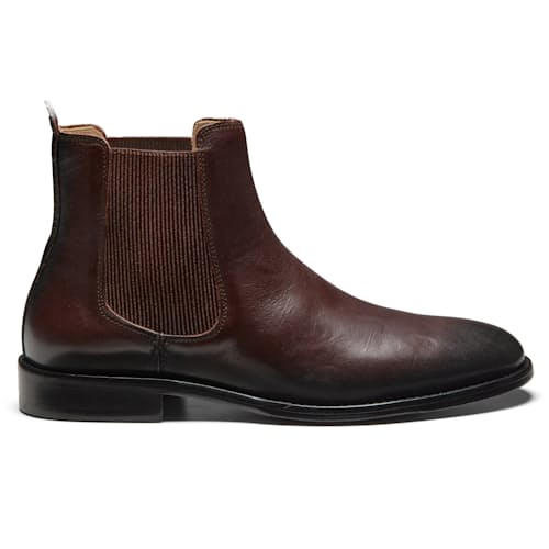 lifestyle image of Chelsea Boot