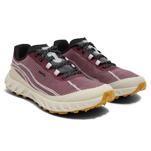 laydown image of 002 Trail Sneaker