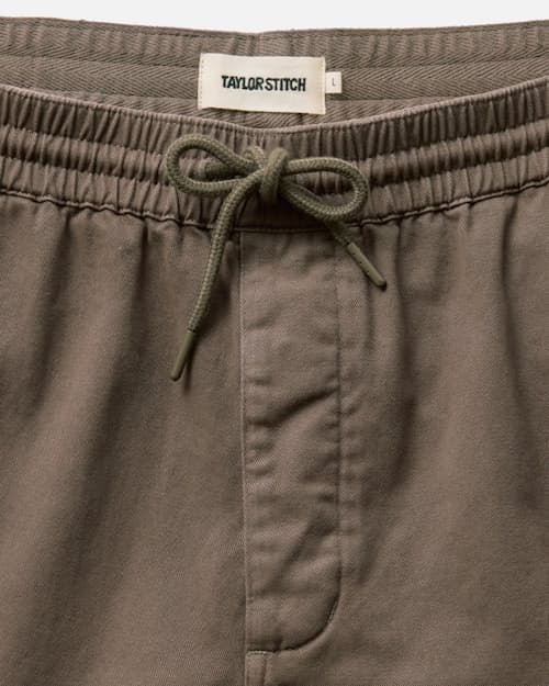 laydown detail image of The Apres Short - 7"