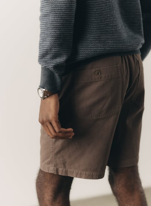 on model image of The Apres Short - 7"