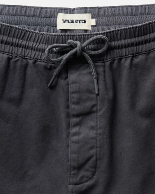 laydown detail image of The Apres Short - 7"