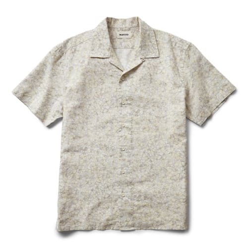 laydown image of The Davis Short Sleeve Shirt