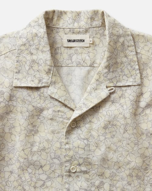 laydown detail image of The Davis Short Sleeve Shirt