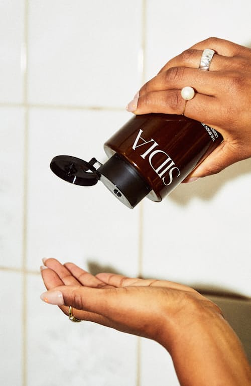 lifestyle image of Body Exfoliator - Wired