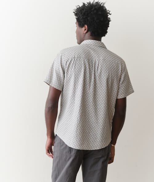 on model image of Classic Stretch Selvage Short Sleeve Shirt