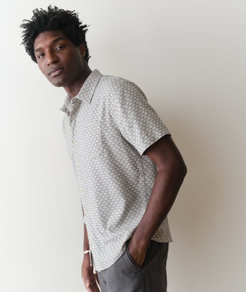 on model image of Classic Stretch Selvage Short Sleeve Shirt