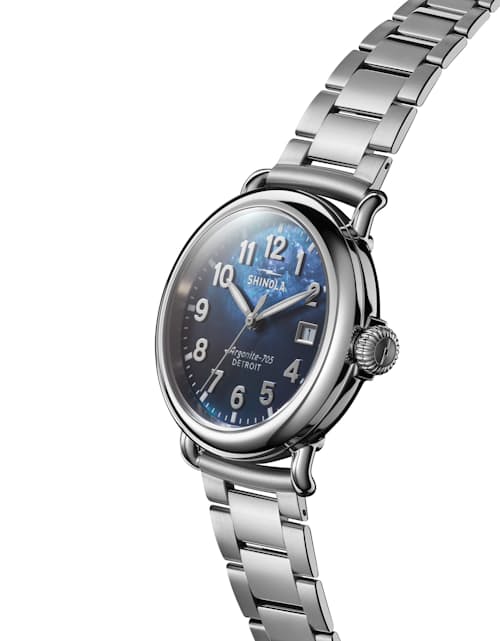 laydown detail image of Runwell 3HD 36mm, MOP Silver Bracelet