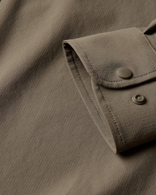 laydown detail image of Solas UPF Shirt