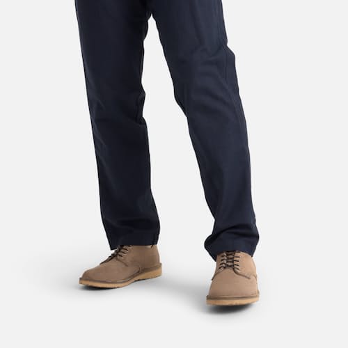 on model image of #3318 Weekender Oxford