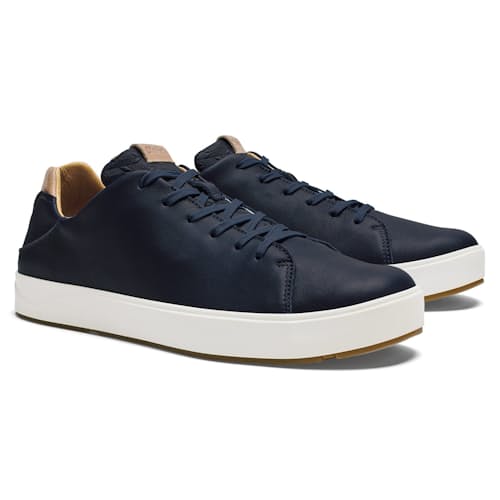 laydown image of Lae'Ahi Li 'Ili Sneaker