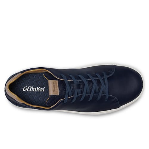 laydown image of Lae'Ahi Li 'Ili Sneaker