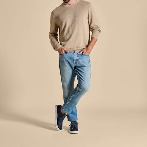 on model image of Lae'Ahi Li 'Ili Sneaker