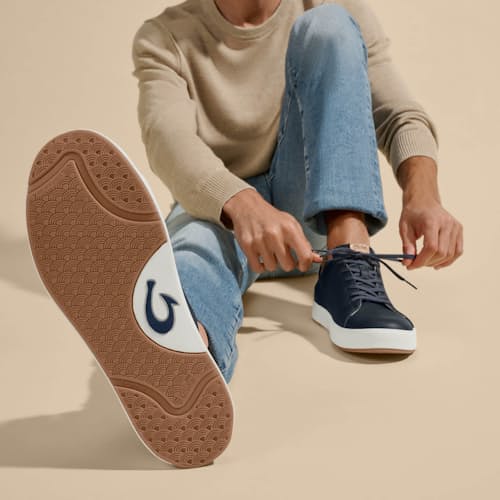 on model image of Lae'Ahi Li 'Ili Sneaker