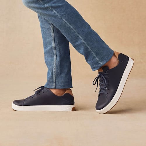 on model image of Lae'Ahi Li 'Ili Sneaker