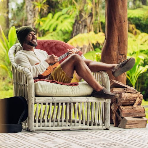 lifestyle image of Moloā Slipper