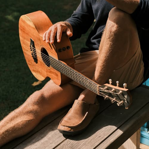 lifestyle image of Moloā Slipper