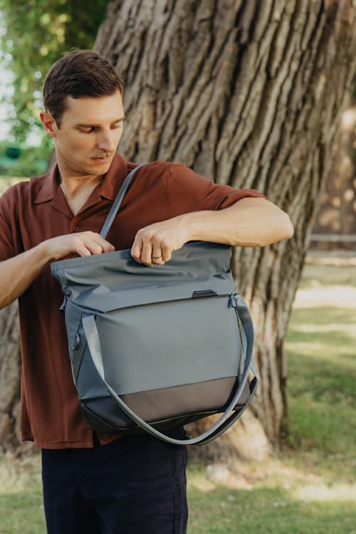 lifestyle image of Everyday Tote - 15L