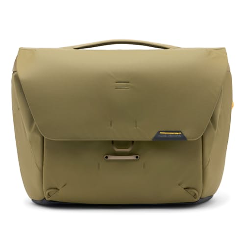laydown image of Everyday Messenger - 13L