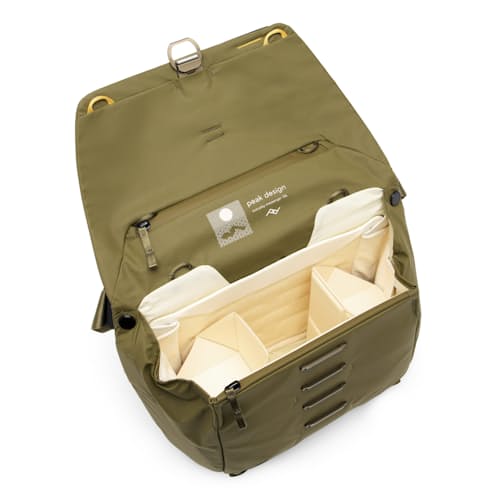 laydown image of Everyday Messenger - 13L