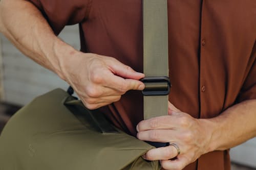 lifestyle image of Everyday Messenger - 13L