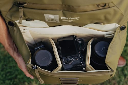 lifestyle image of Everyday Messenger - 13L