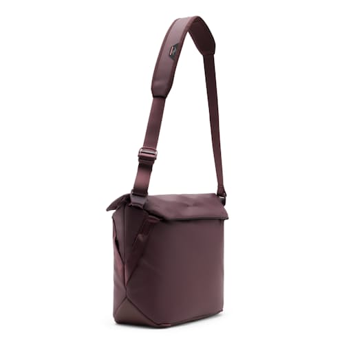 laydown image of Everyday Tote - 15L