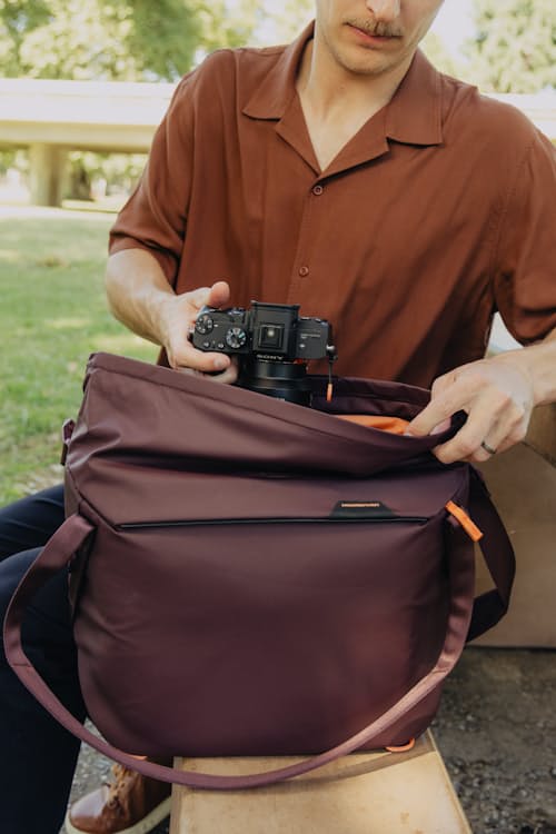 lifestyle image of Everyday Tote - 15L