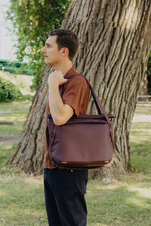 lifestyle image of Everyday Tote - 15L