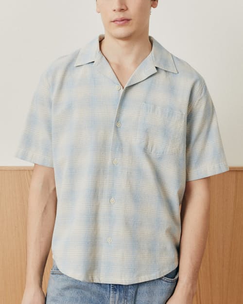 on model image of Linen Plaid Short Sleeve Shirt