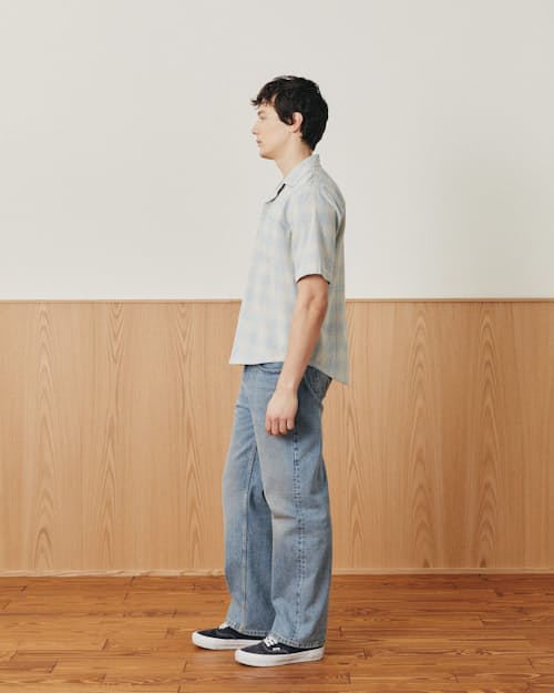 on model image of Linen Plaid Short Sleeve Shirt