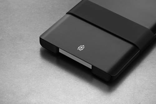 laydown detail image of The Lowe Wallet