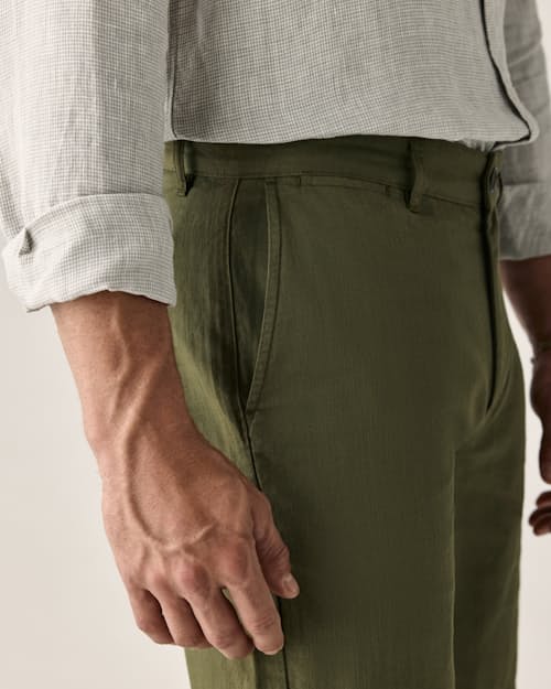 on model image of Cotton Linen Chino Short - 9"