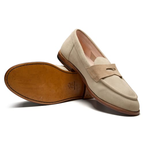 laydown image of Dartflex Loafer